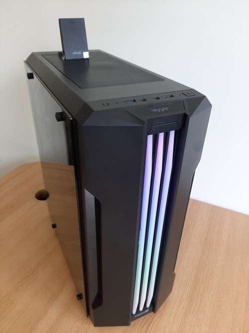 GAMING PC - I5 8400 / Z370 MB /  RX580 8G / 16GB CORSAIR VENGEANCE RAM / 240GB SSD/ 1TB HDD/ WIN 10